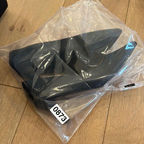 Trotters Heels Classic Pointed-Toe Pumps Noelle - Picture 10 of 10